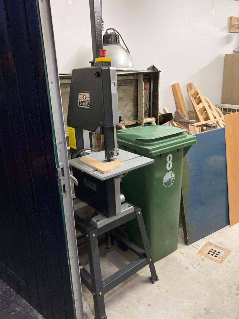 Bandzaagmachine deWalt dw3401 dw 3401, Doe-het-zelf en Verbouw, Gereedschap | Zaagmachines, Ophalen, Gebruikt, 70 mm of meer, 600 tot 1200 watt