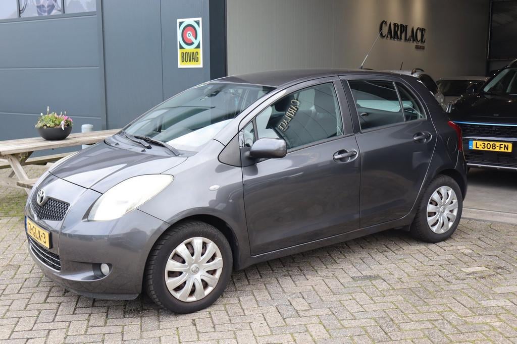 Toyota Yaris 1.3 VVTi Sol MMT-Automaat-Airco, Auto's, Toyota, Stof, 4 cilinders, Origineel Nederlands, Bedrijf