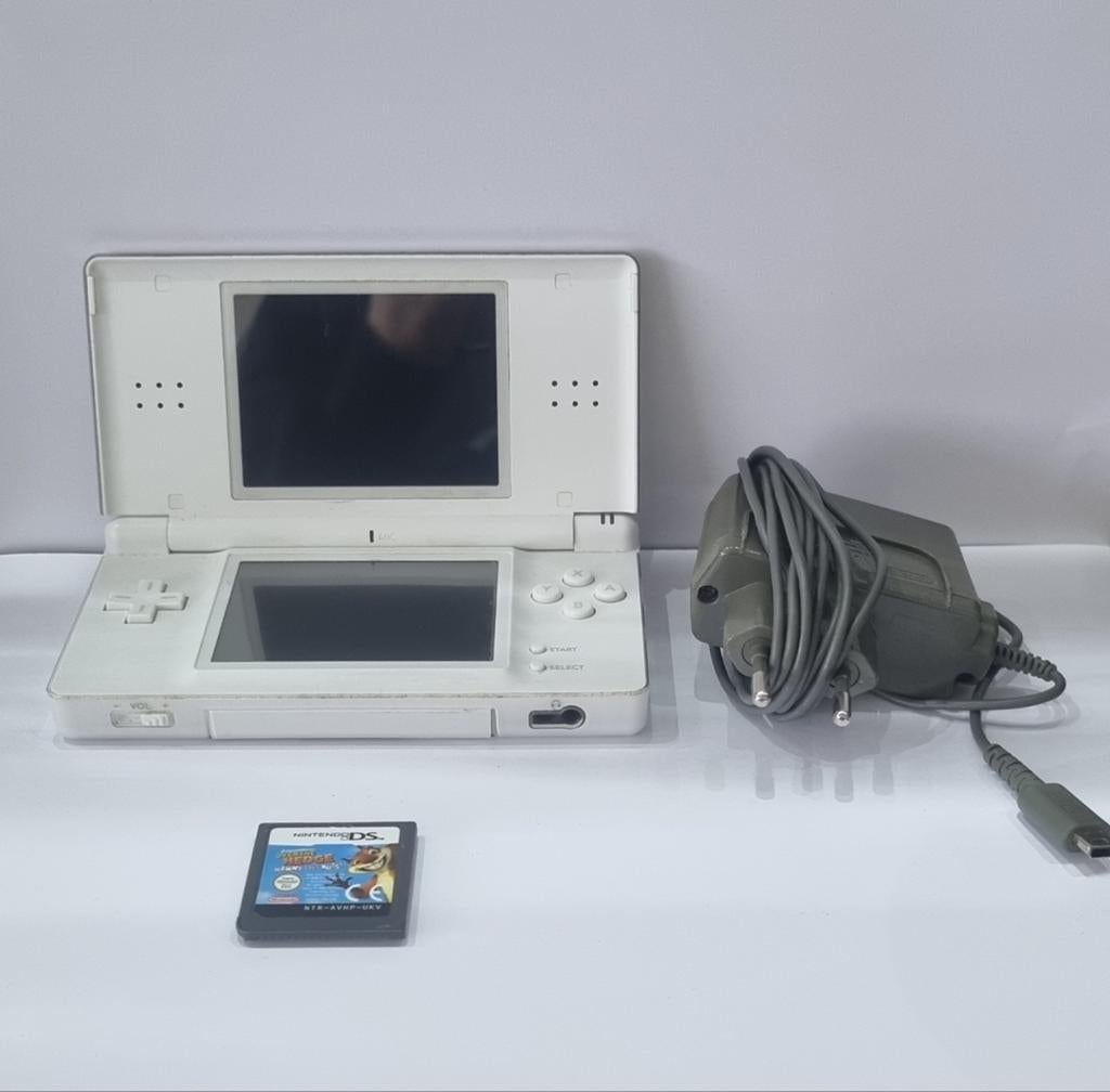 Nintendo DS Lite inclusief originele oplader,spel en hoes, Spelcomputers en Games, Ophalen of Verzenden, Zo goed als nieuw, DS Lite