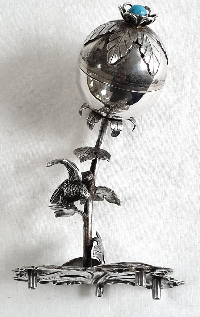 Judaica/zilveren bloemvormige joodse kruidendoos met vogel, Verzenden