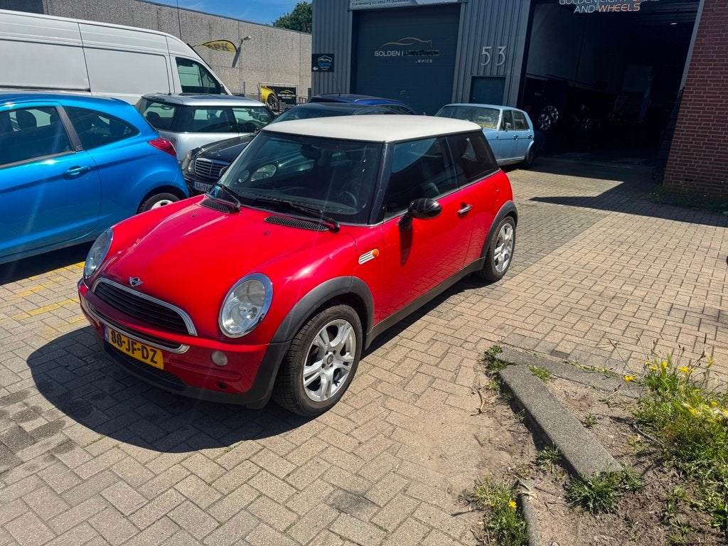 Mini 3-Deurs 1.6 One Salt Led Verlichting Nwe APK, Voorwielaandrijving, 15 km/l, Gebruikt, 4 cilinders