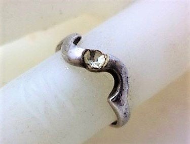 Vintage zilveren kinderring golfje helder steentje 925, Sieraden, Tassen en Uiterlijk, Kindersieraden, Ophalen, Zo goed als nieuw