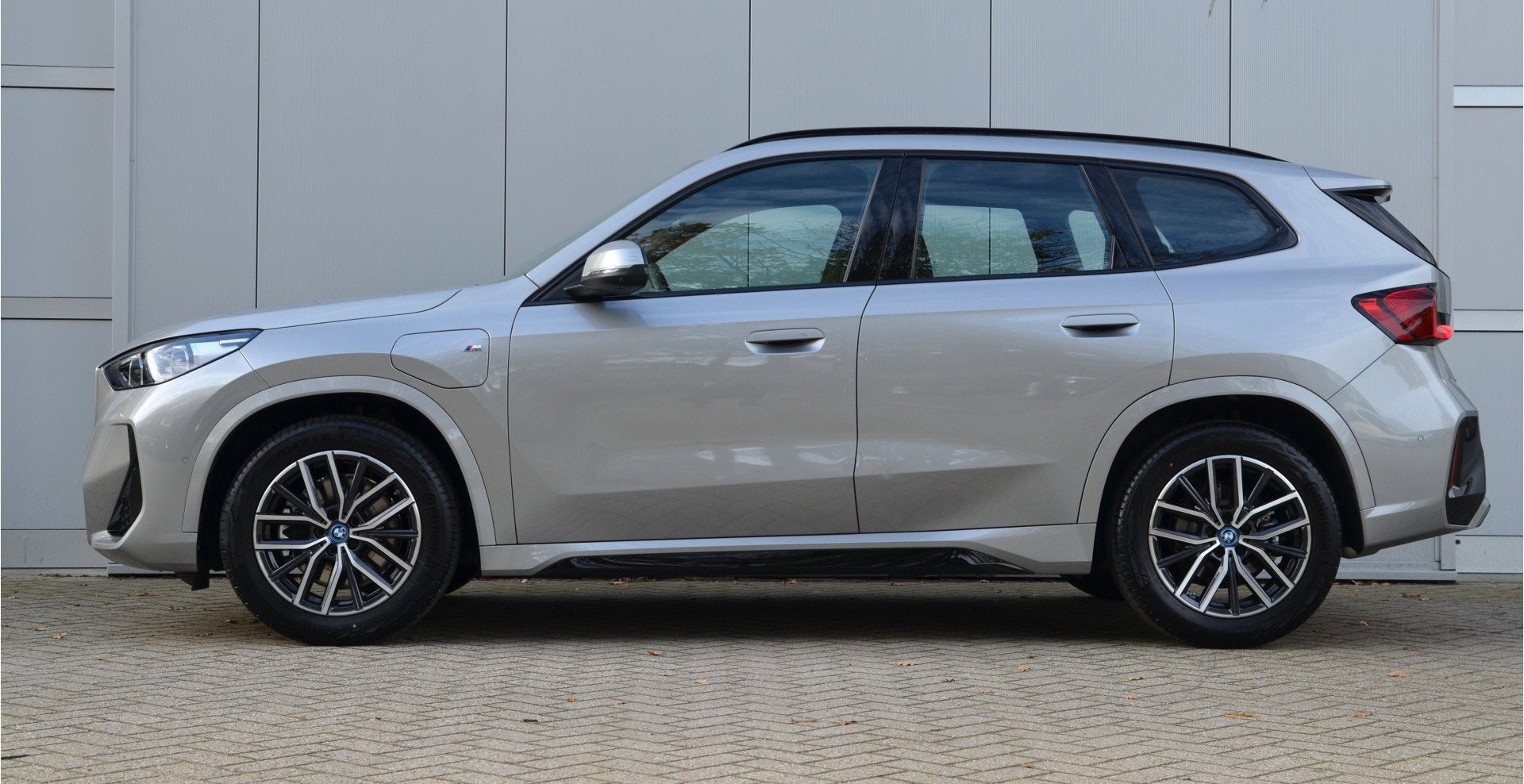 BMW X1 xDrive30e High Executive M Sport Automaat / Trekhaak, Auto's, BMW, 12 maanden, Zwart, Bedrijf, Vierwielaandrijving