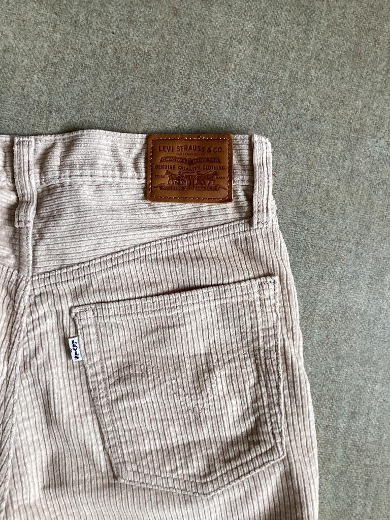 Levi’s dames broek maat 38 valt op maat, Kleding | Dames, Broeken en Pantalons, Beige, Zo goed als nieuw, Lang, Levi's