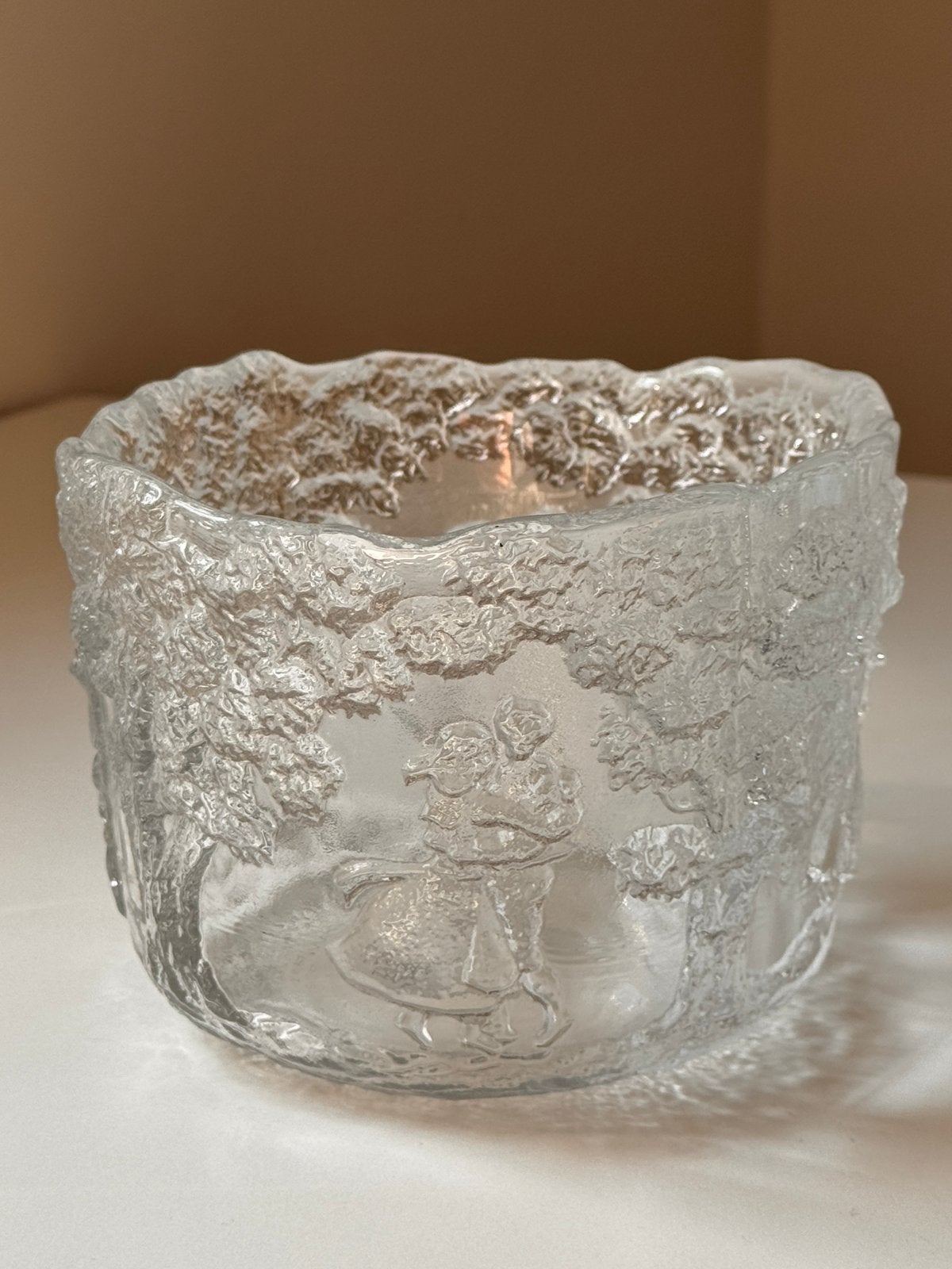 ZGAN Kosta Boda schaal Rhapsody Kjell Engman, Ophalen of Verzenden, 10 cm, Schaal, Glas