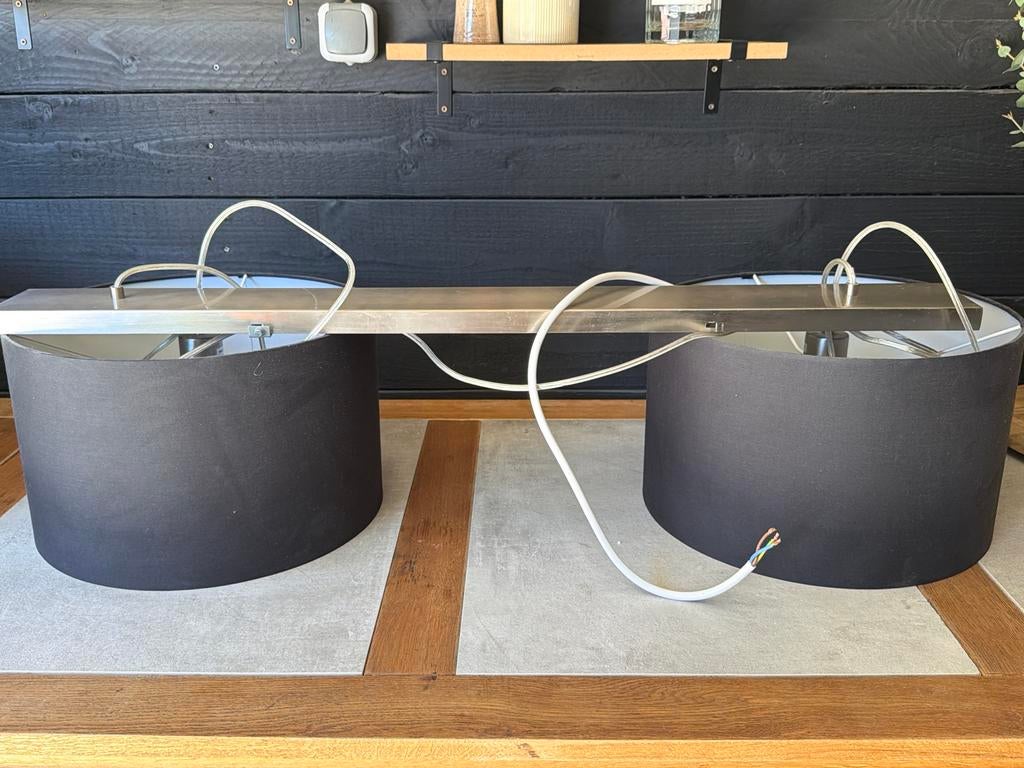 Hanglamp balk met 2 zwarte lampenkappen, Ophalen, Gebruikt, Metaal, 75 cm of meer