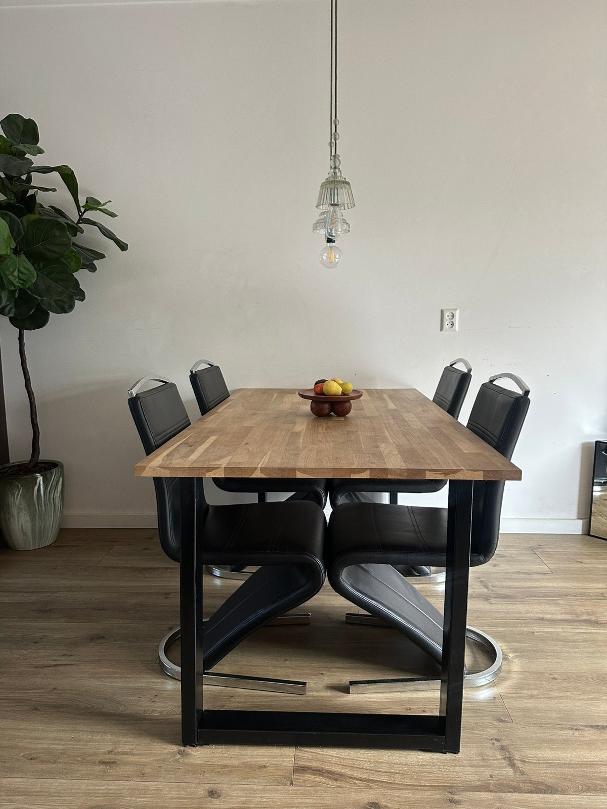 Set van 4 vintage design eetkamerstoelen in leer & chroom, Ophalen, Zo goed als nieuw, Rond, 50 tot 100 cm