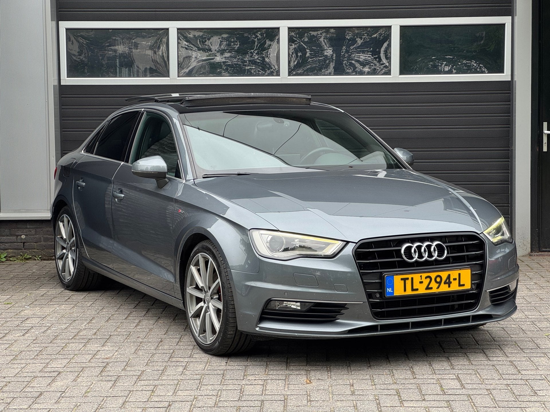 Audi A3 Limousine 2.0 TDI S Line Pano, Xenon/Led, Navi, Came, Auto's, Euro 5, Gebruikt, 4 cilinders, Leder en Stof