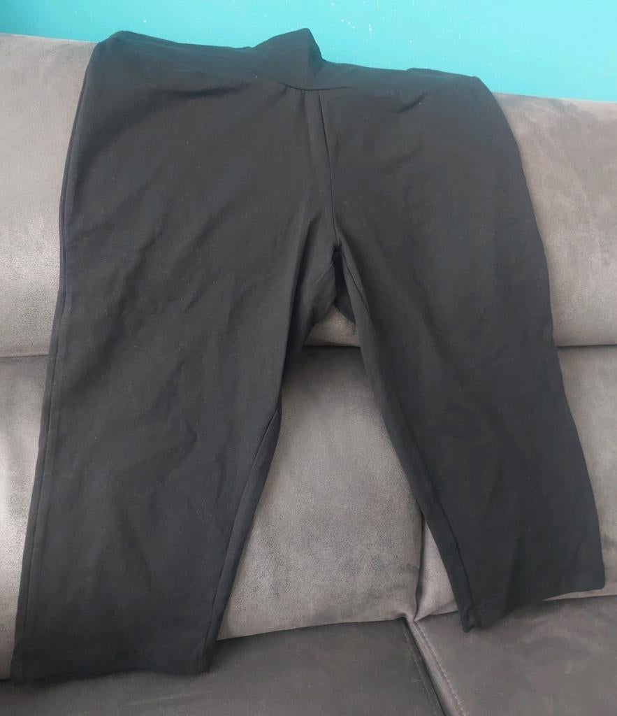 Nieuwe zwarte 3/4 sportlegging maat L, Zwart, Maat 42/44 (L), Nieuw, Ophalen of Verzenden