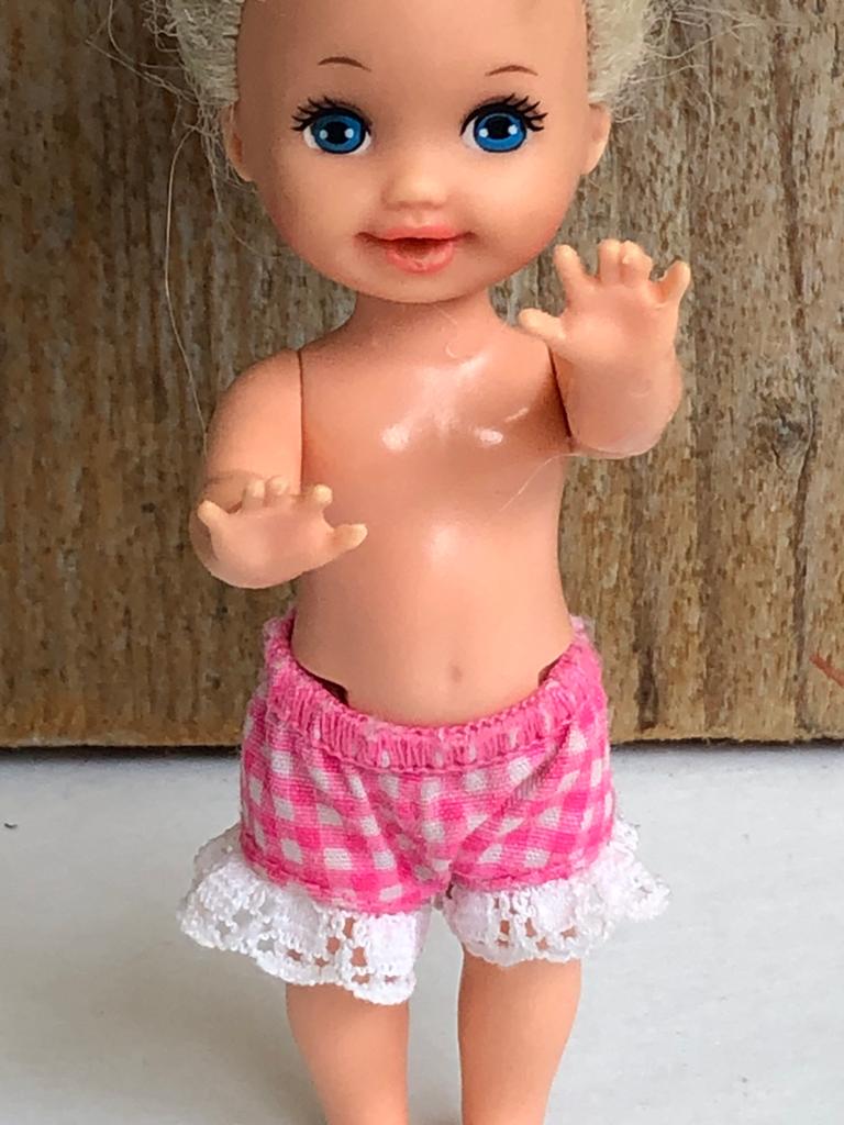 Roze wit Kleding van Kelly baby sister of Barbie, Ophalen of Verzenden, Zo goed als nieuw, Barbie