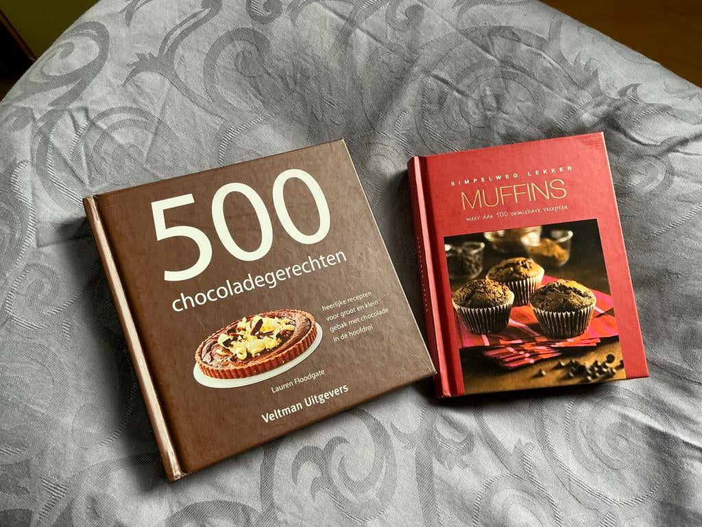 Kookboeken: 500 Chocoladegerechten & Simpelweg Lekker Muffin, Boeken, Kookboeken, Ophalen of Verzenden, Gelezen, Overige gebieden