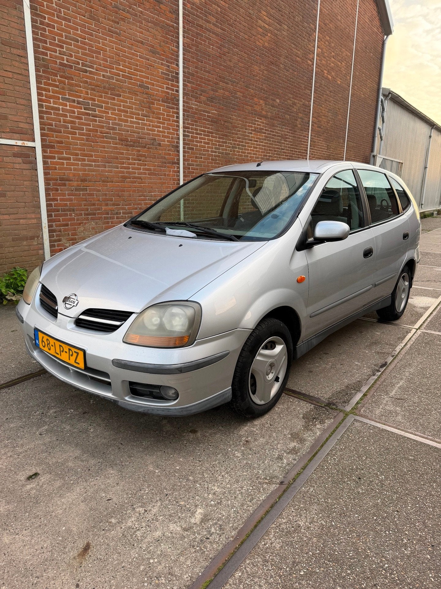 Nissan Almera Tino 1.8, Auto's, 1345 kg, 4 cilinders, 700 kg, Almera Tino