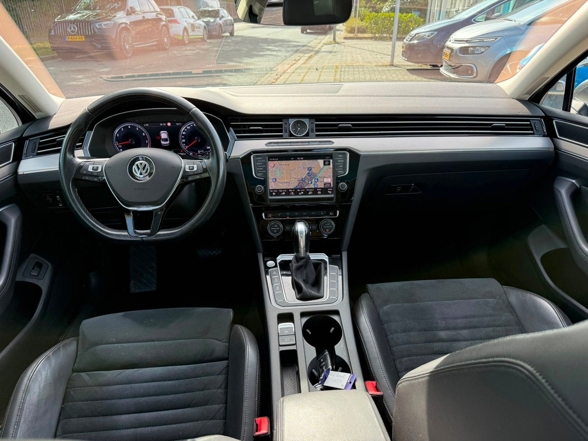 Volkswagen Passat 2.0 TSI Highline DSG, 220PK, Navi, Leder,, Gebruikt, Euro 6, 4 cilinders, Automatische klimaatregeling