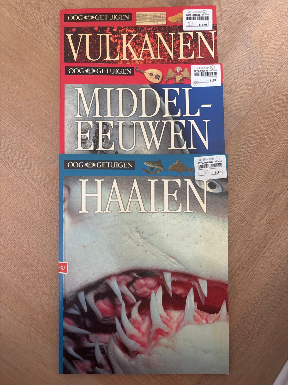 Ooggetuigen Boeken: Vulkanen, Middeleeuwen, Haaien, Ophalen of Verzenden, Gamma, Zo goed als nieuw, Overige niveaus