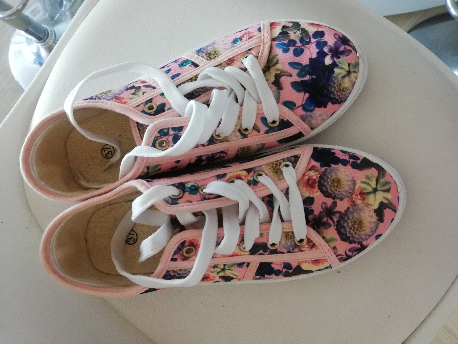Roze gebloemde gympen zgan, Ophalen of Verzenden, Zo goed als nieuw, Roze, Sneakers of Gympen