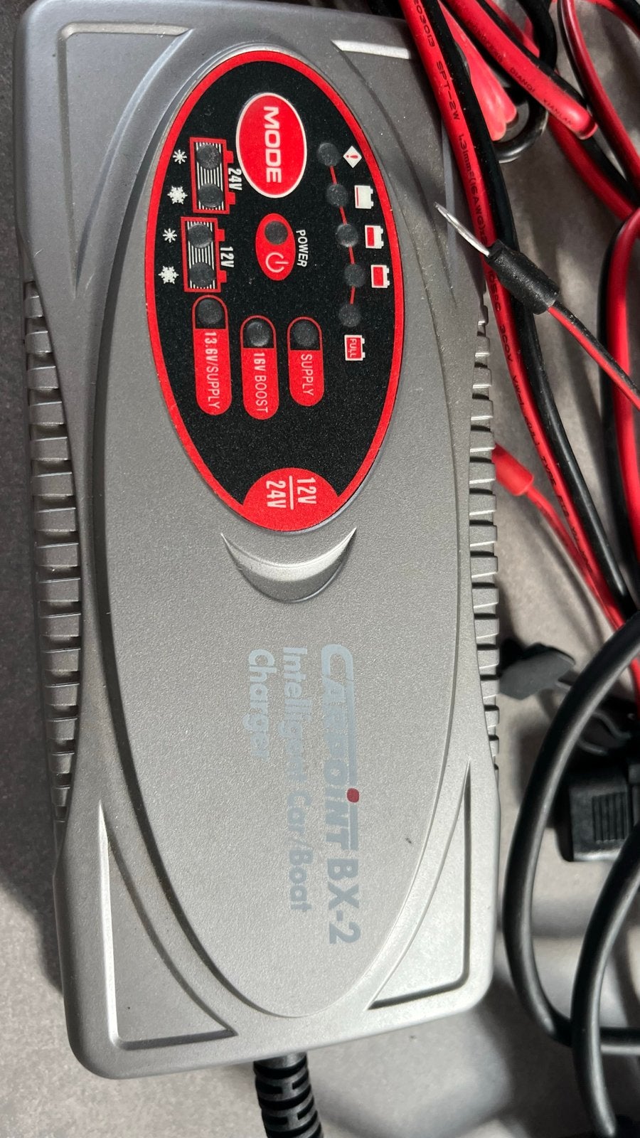 Carpoint BX-2 Intelligente Acculader 12V/24V, Ophalen, Gebruikt, Universele onderdelen