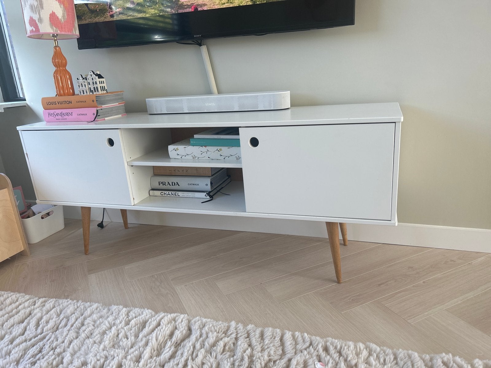 Wit tv-meubel met houten poten VT WONEN Woood, Ophalen, Gebruikt, 100 tot 150 cm, Minder dan 100 cm