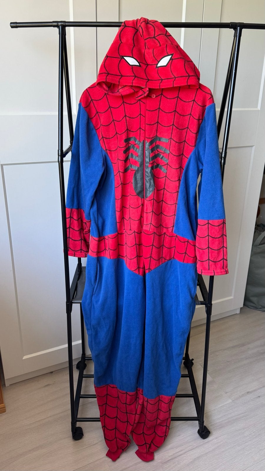Spiderman Onesie Maat M, Carnaval, Maat 48/50 (M), Ophalen of Verzenden, Zo goed als nieuw