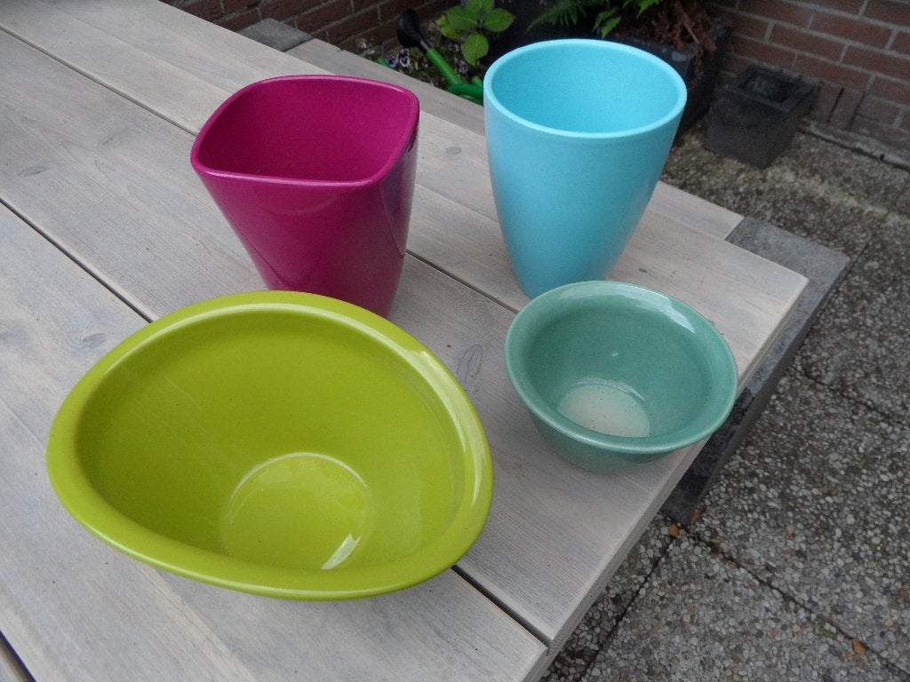 Set van 4 vazen/schalen in moderne kleuren, Ophalen of Verzenden, Zo goed als nieuw