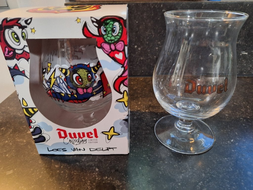 2 duvel glazen. 1 x collectors item Loes van Delft, Ophalen of Verzenden, Nieuw, Glas of Glazen, Duvel