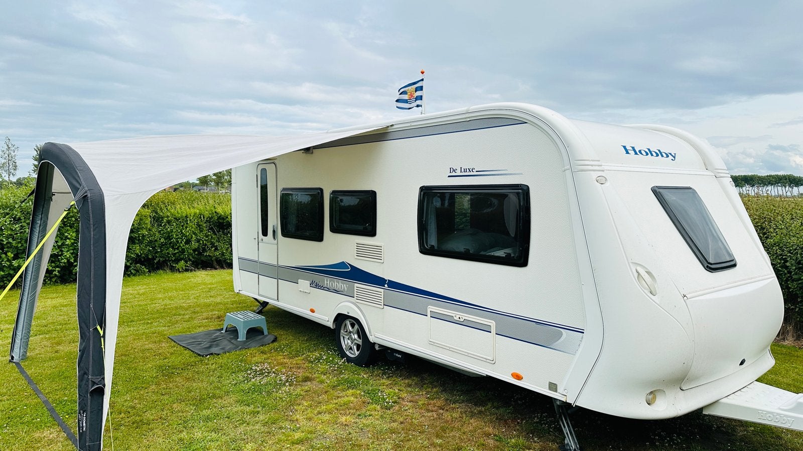 Hobby De Luxe 540 KMFE 2011, Caravans en Kamperen, Caravans, Mover, Hobby, Treinzit, Particulier
