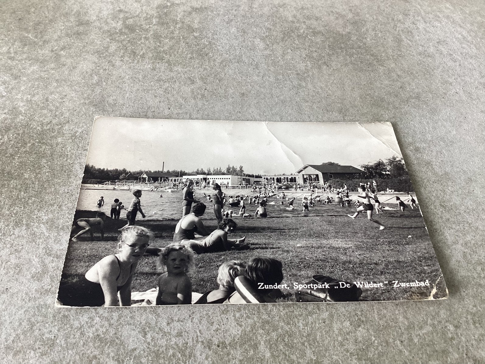 Zundert.      Sportpark ,, De Wildert”  Zwembad 1961, Ophalen of Verzenden, 1960 tot 1980