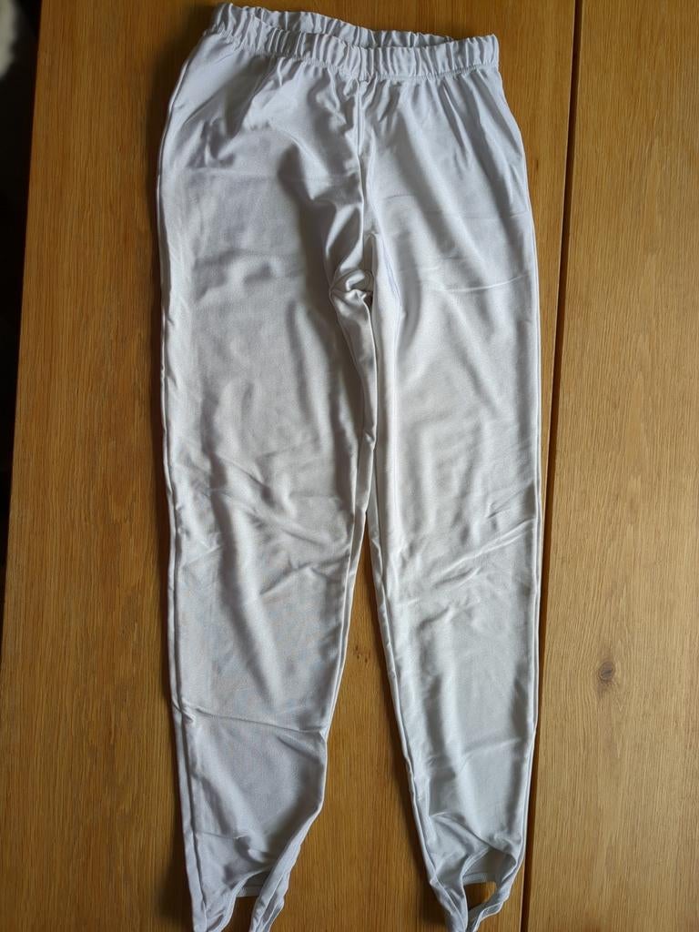 Turnbroek jongen CMF (maat 12 jaar), Sport en Fitness, Turnen, Gebruikt, Ophalen of Verzenden, Kindermaat 146 t/m 176, Wit