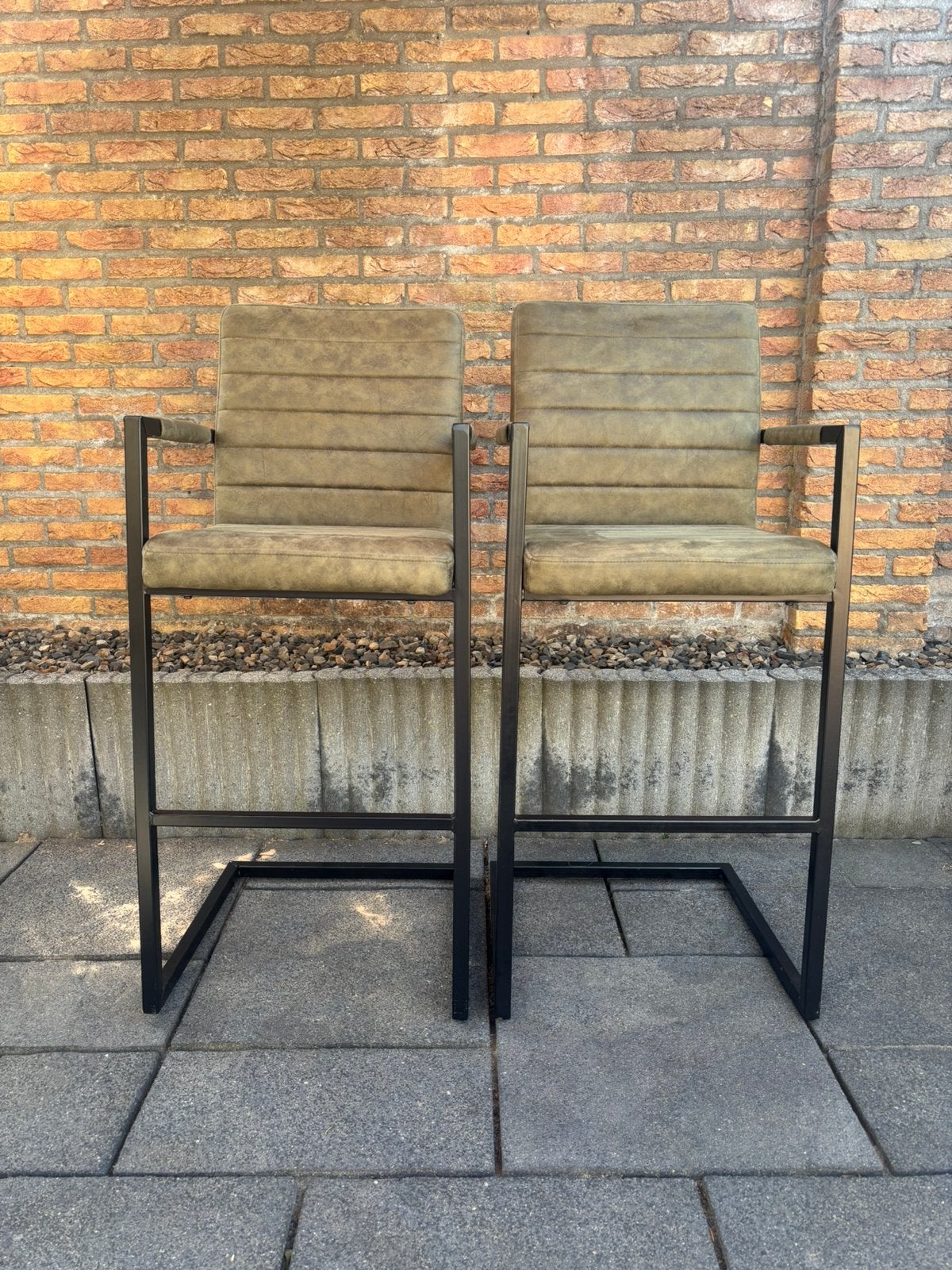 Bar krukken/stoelen Lizzy 2x donkergroen/zwart, Huis en Inrichting, Barkrukken, Ophalen, Met voetsteun, Zo goed als nieuw, 90 cm of meer