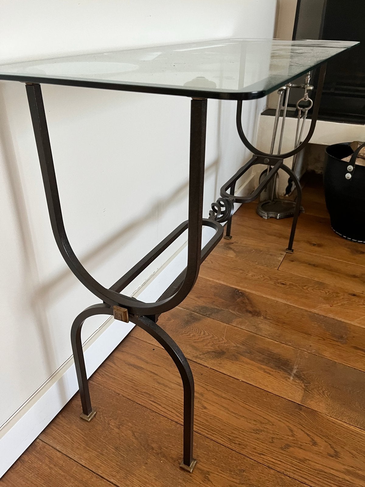 Sidetable gietijzer met Glazen Blad en Metalen Frame, Ophalen, Gebruikt, 100 tot 150 cm, Tot twee personen