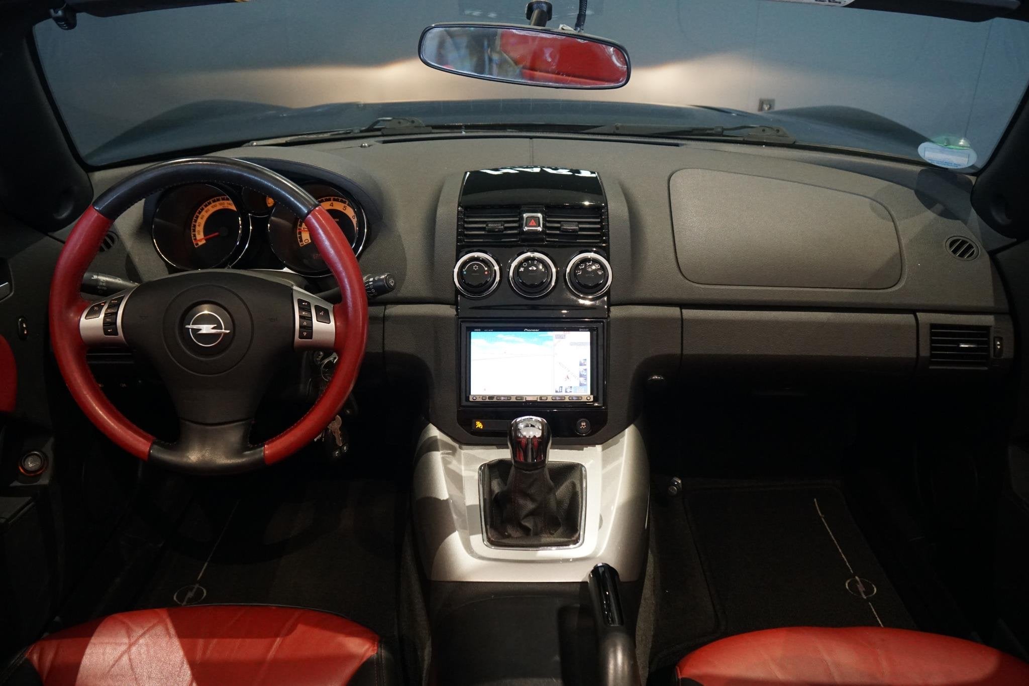 Opel GT 2.0 Turbo ECOTEC 264PK + LEDER / ORIG. NEDERLANDS, Auto's, 1998 cc, Achterwielaandrijving, Gebruikt, 264 pk