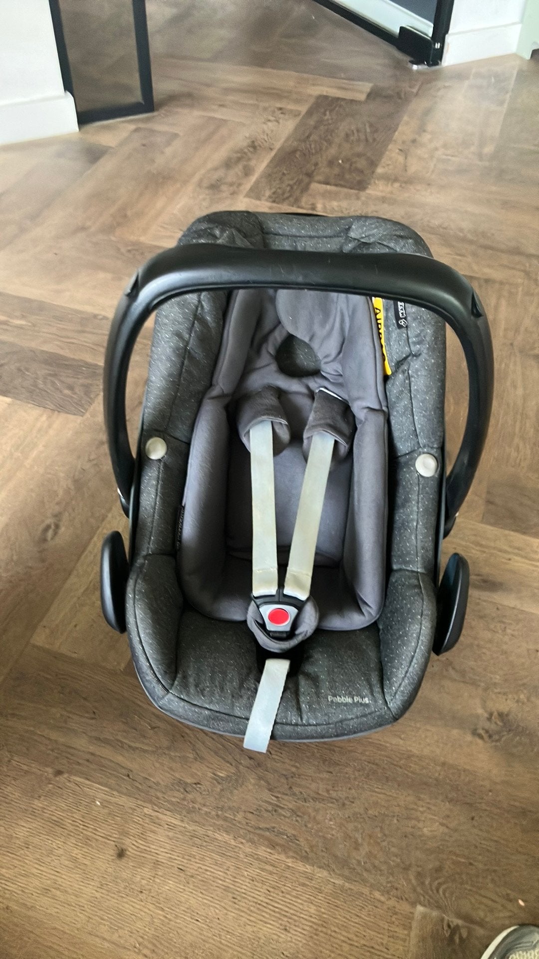 Maxi Cosi Pebble Plus met verkleiner en adapterset, Kinderen en Baby's, Autostoeltjes, Ophalen, Autogordel of Isofix, Gebruikt