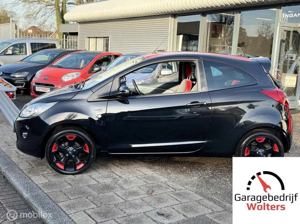 Ford Ka 1.2 Titanium X METAL AIRCO ROOD DAK NIEUWSTAAT, Auto's, Ford, Voorwielaandrijving, Gebruikt, 4 cilinders, 4 stoelen