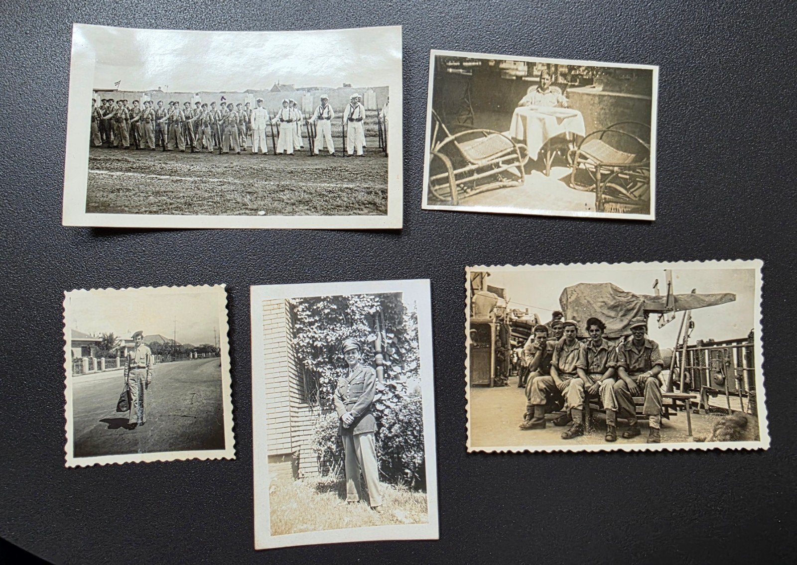 008) ORIGINELE FOTO'S MILITAIREN CURAÇAO WWII, Verzamelen, Verzenden, Landmacht, Nederland, Foto of Poster