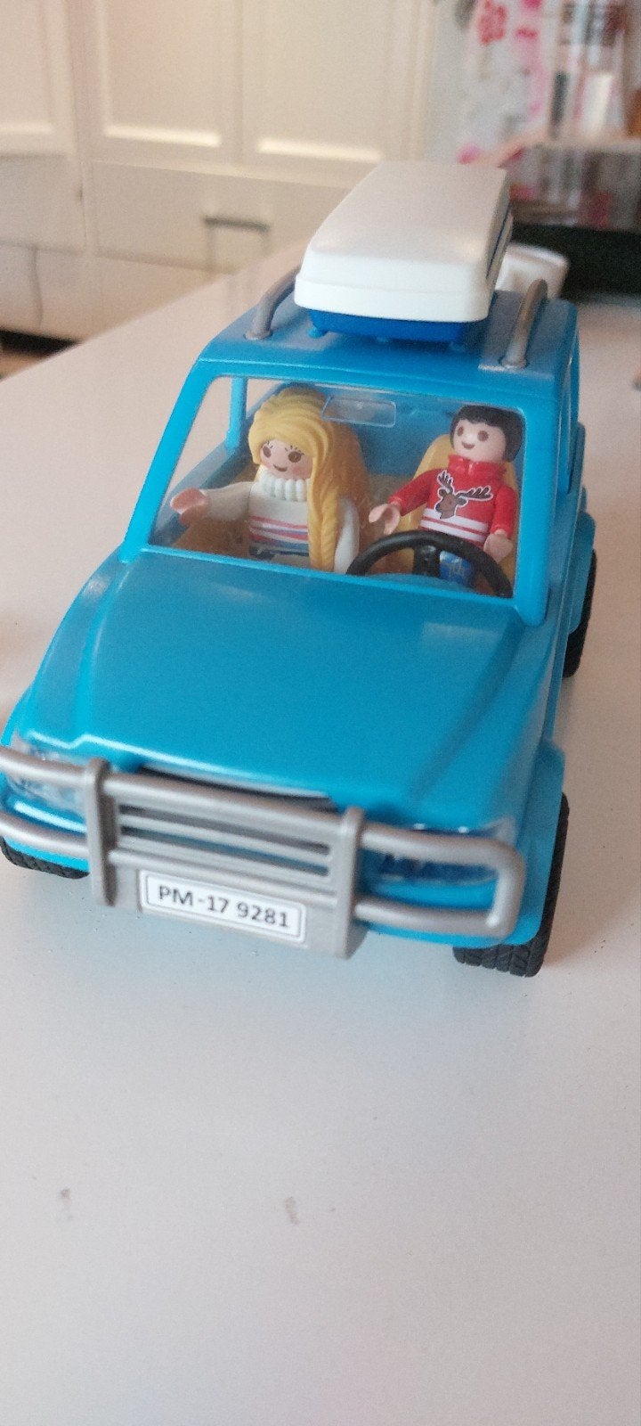 Playmobil 4x4 auto met figuren en dakkoffer, Ophalen of Verzenden, Gebruikt