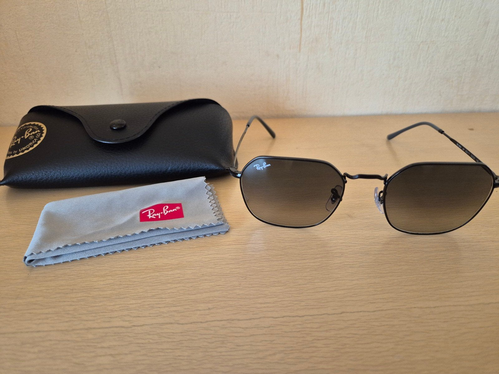 Ray-ban zonnebril Jim, Zonnebril, Zwart, Ophalen of Verzenden, Zo goed als nieuw