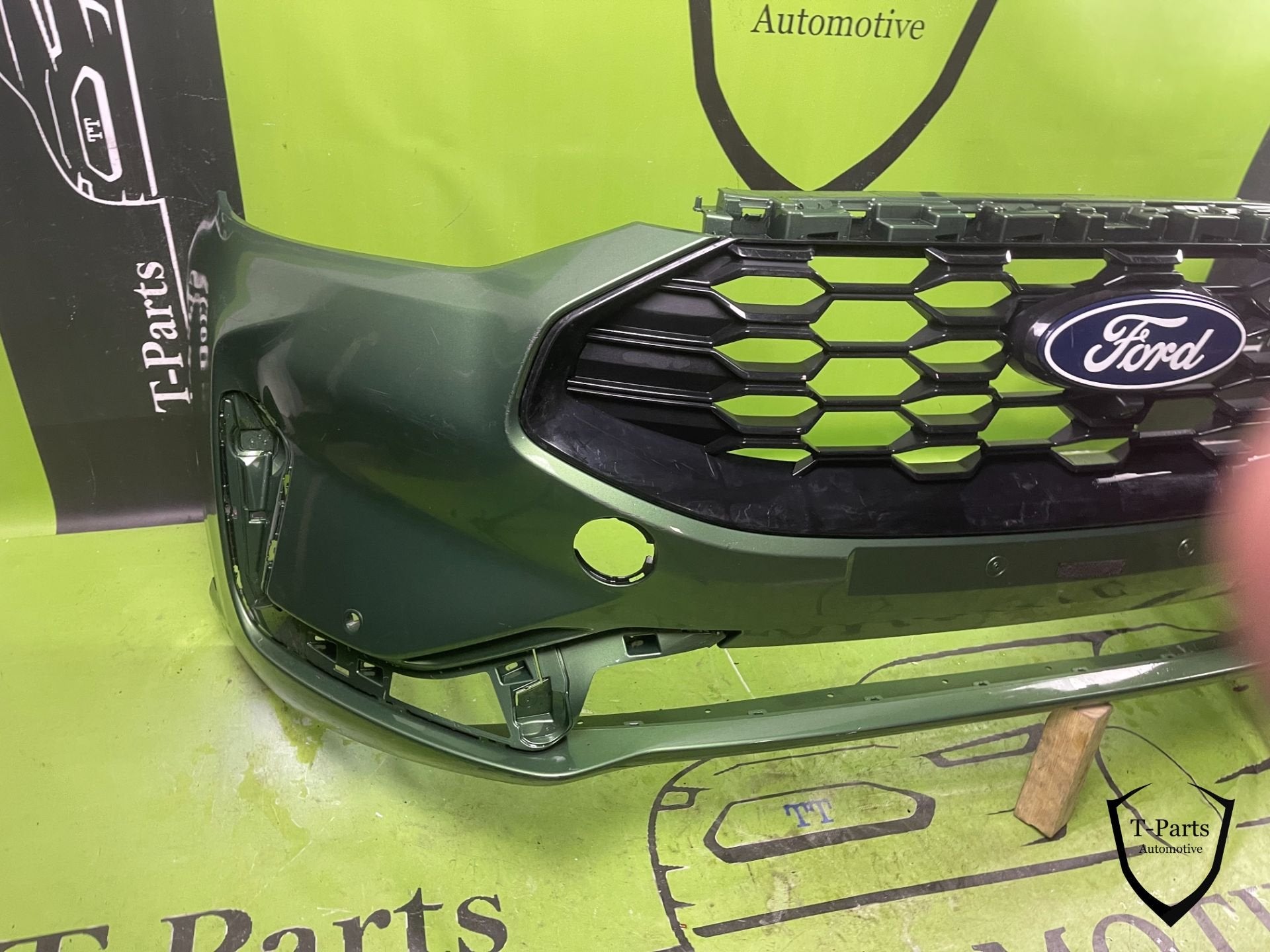 ford kuga 2024+ voorbumper bumper, Auto-onderdelen, Gebruikt, Info@ford.com, Ophalen of Verzenden, Ford