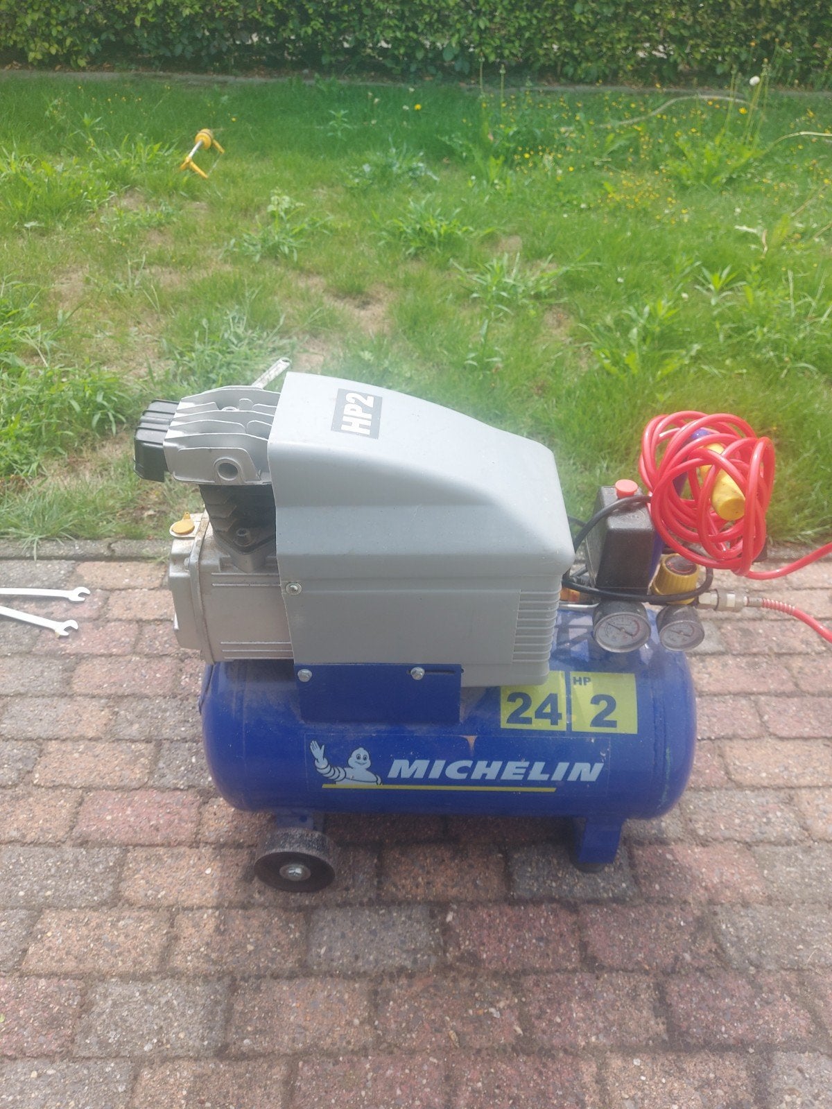 compressor...Michelin, Doe-het-zelf en Verbouw, Compressors, Ophalen, Zo goed als nieuw, Minder dan 200 liter/min