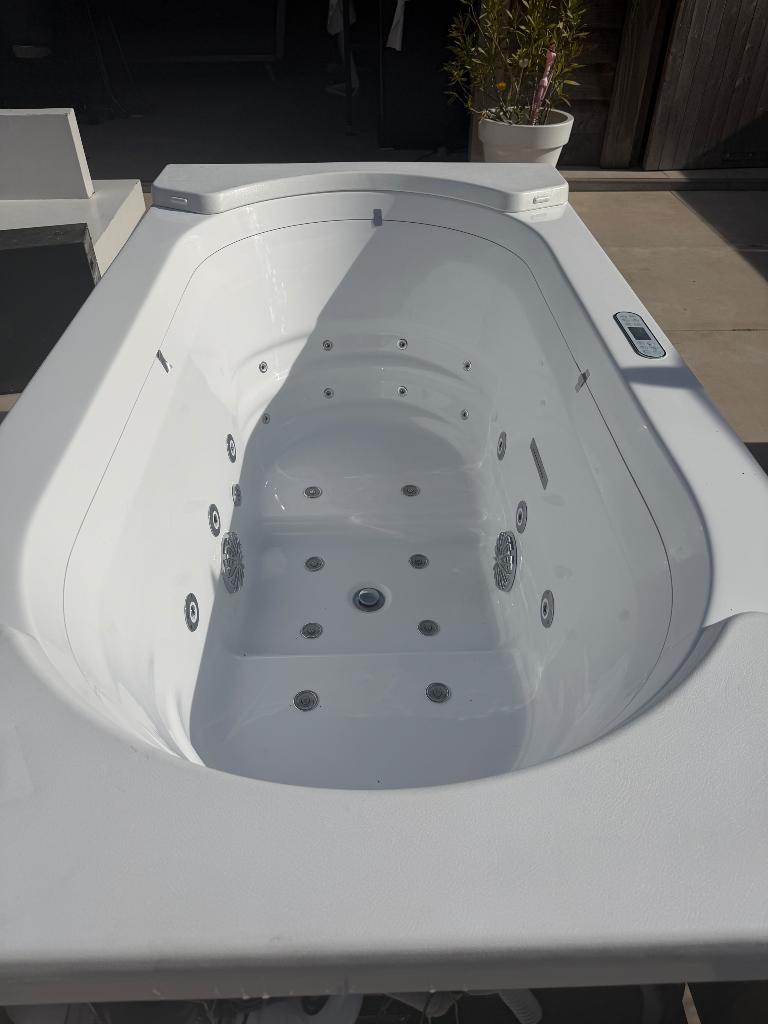 Whirlpool, Ophalen, Zo goed als nieuw, Bad