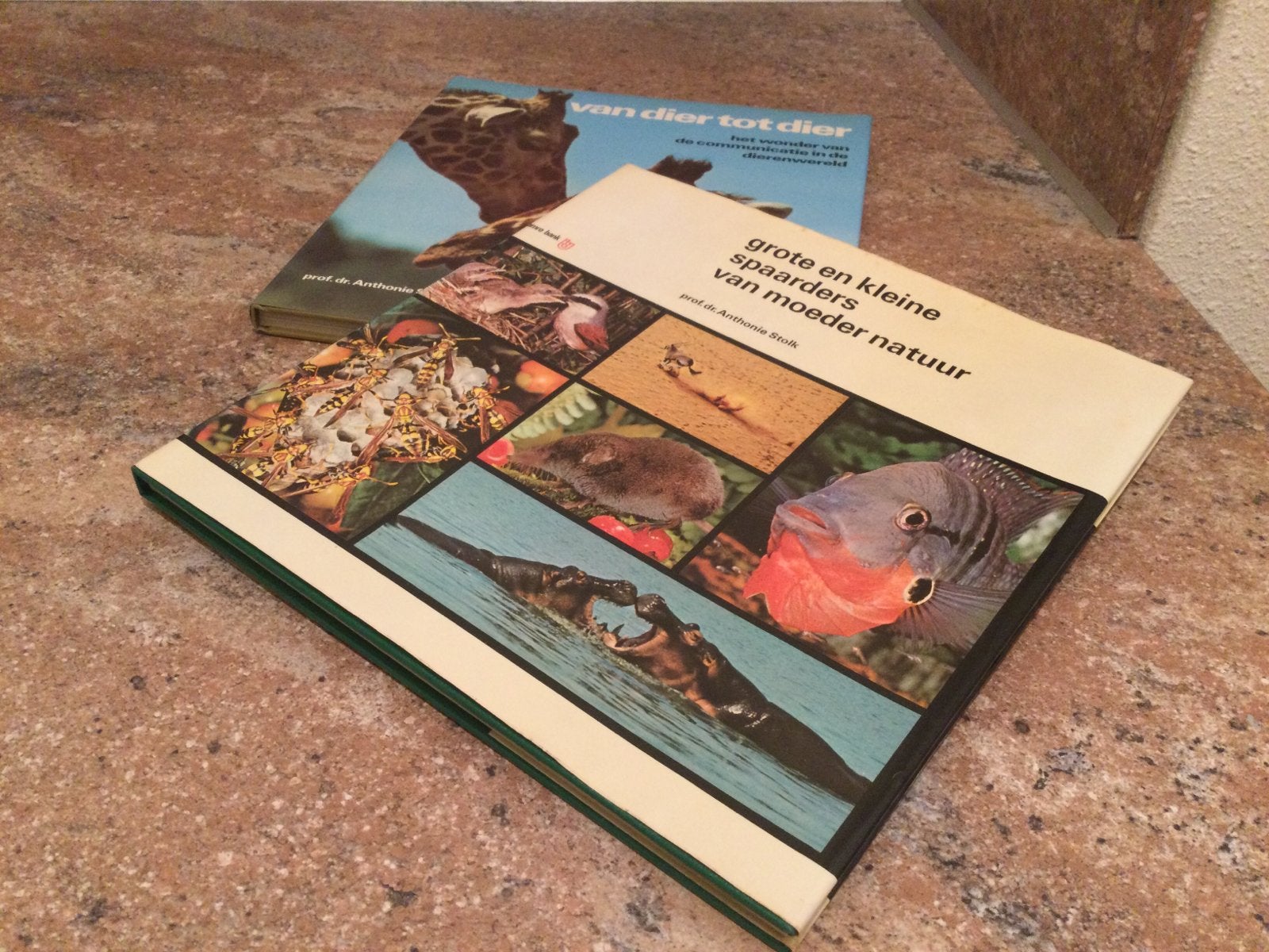 2 mooie Vintage boeken over de natuur en dierenwereld!, Boeken, Natuur, Ophalen of Verzenden, Zo goed als nieuw, Natuur algemeen