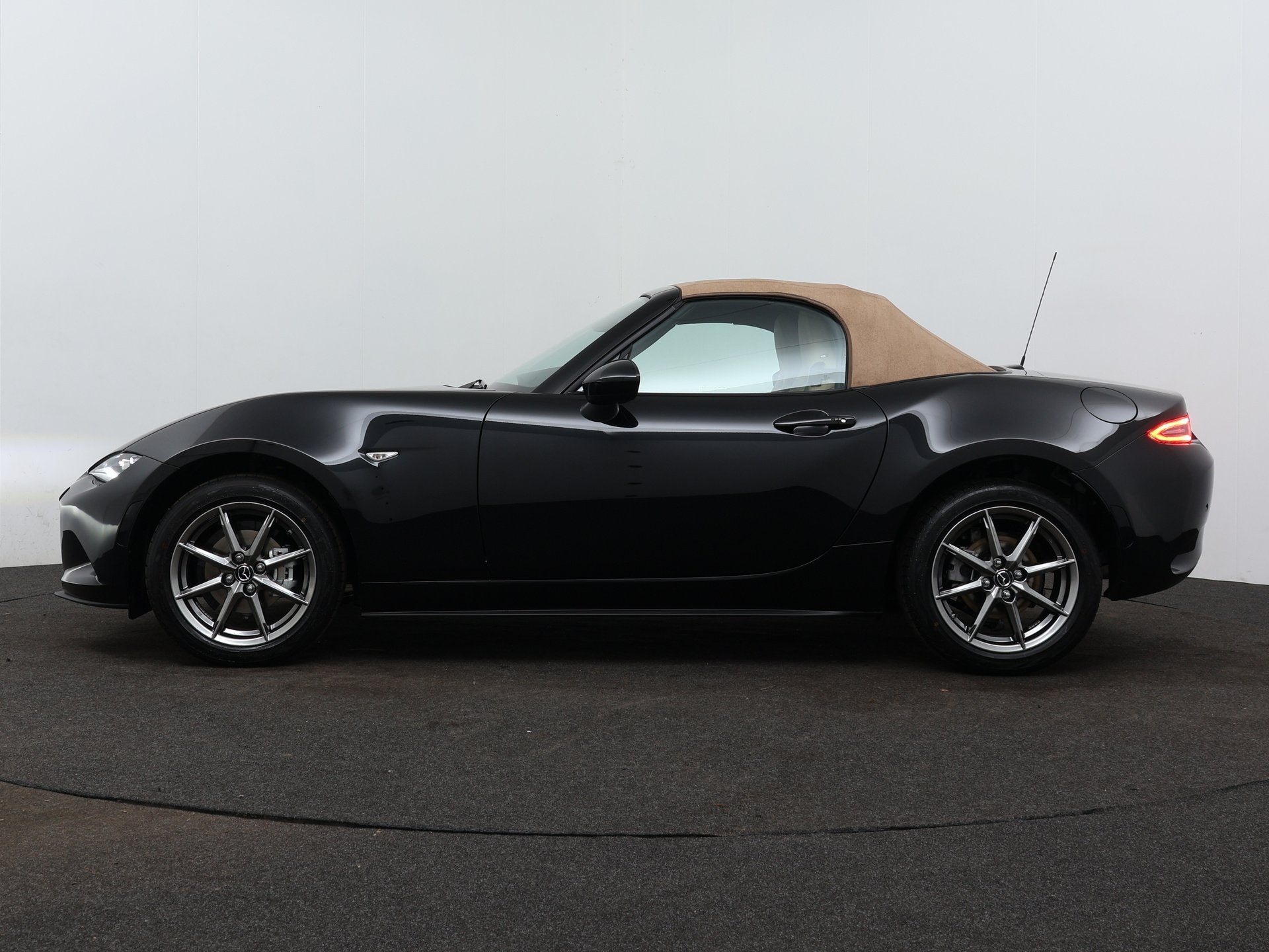Mazda MX-5 1.5 SkyActiv-G 132 Kazari | Ruim € 8.500,- voor, Achterwielaandrijving, 978 kg, Euro 6, 4 cilinders