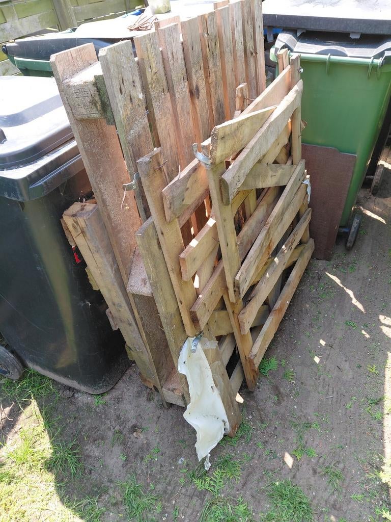 Gratis stookhout: enkele pallets, Tuin en Terras, Minder dan 3 m³, Ophalen of Verzenden, Overige houtsoorten, Blokken