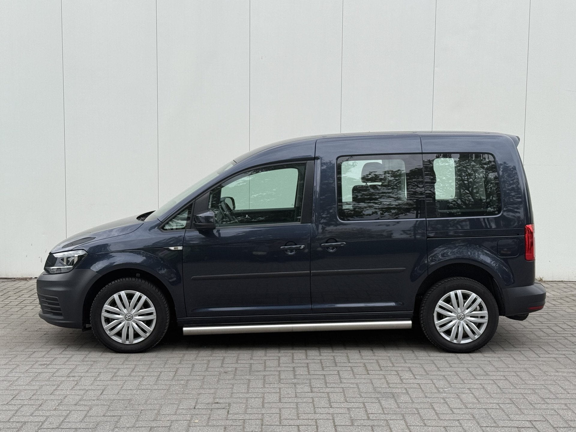 Volkswagen Caddy 1.4 TSI Rolstoelauto Rolstoel voorin - Zelf, Auto's, Dealer onderhouden, 125 pk, Gebruikt, Met garantie (alle)