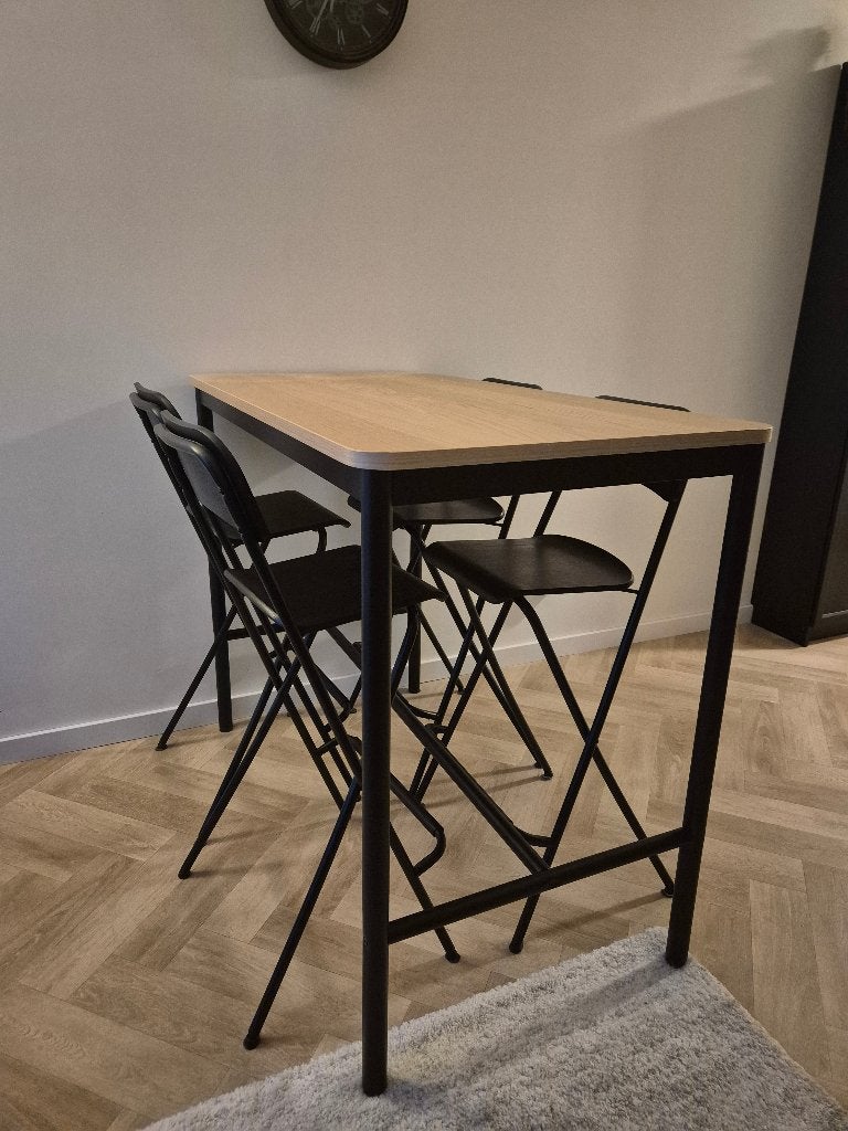 IKEA TOMMARYD bartafel + 4 IKEA FRANKLIN barstoelen, Ophalen, 100 tot 150 cm, 50 tot 100 cm, Zo goed als nieuw