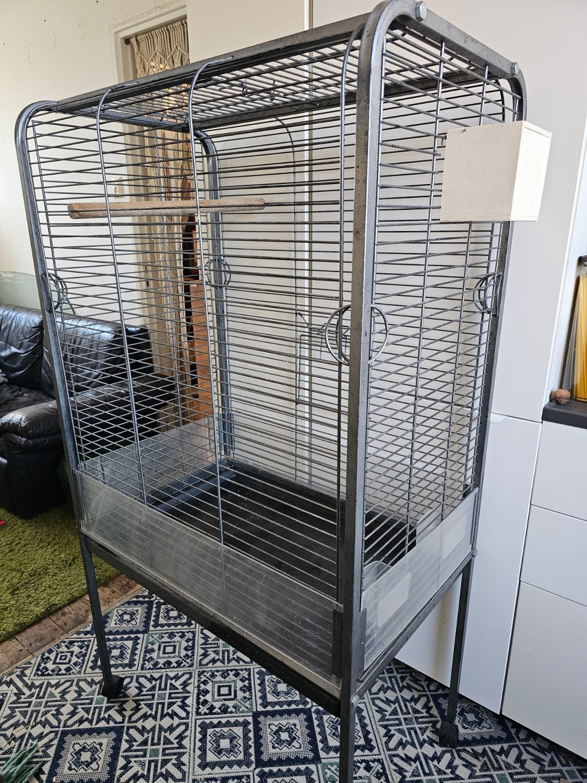 vogelkooi met wieltjes. kan open aan de voorkant + bovenkant, Ophalen, Gebruikt, Metaal, Vogelkooi