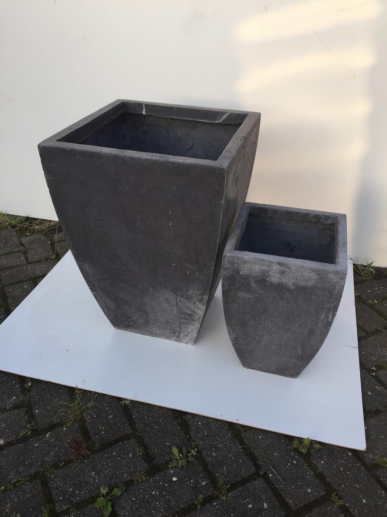 NIEUW! Set van 2 stuks Fiberstone bloempotten, Tuin en Terras, Overige materialen, Vierkant, Nieuw, Balkon
