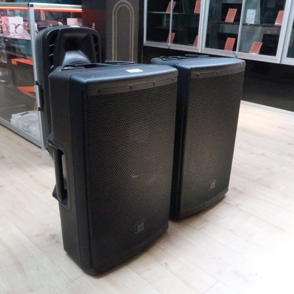 JBL EON 615 Actieve 15 inch Fullrange Luidsprekers, JBL, Zo goed als nieuw, Support@jbl.com, 400 Atlantic Street
Stamford, CT 06901
USA