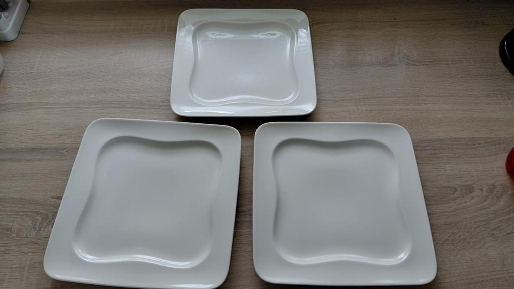 Drie crème dinerborden VIVO (Villeroy)27,5 x 27,5 cm, zgan, Huis en Inrichting, Keuken | Servies, Ophalen of Verzenden, Zo goed als nieuw