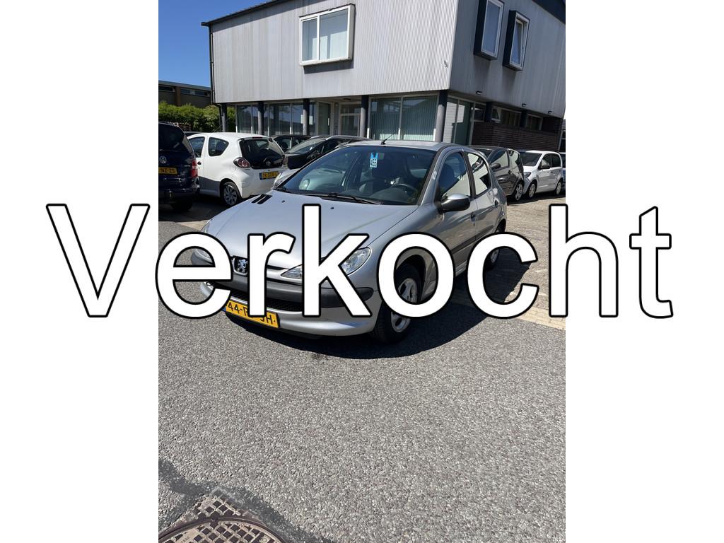 Peugeot 206 1.4 X-line 5 Deurs Perfect rijdende 206 Inruil k, Voorwielaandrijving, 31 €/maand, 4 cilinders, Origineel Nederlands