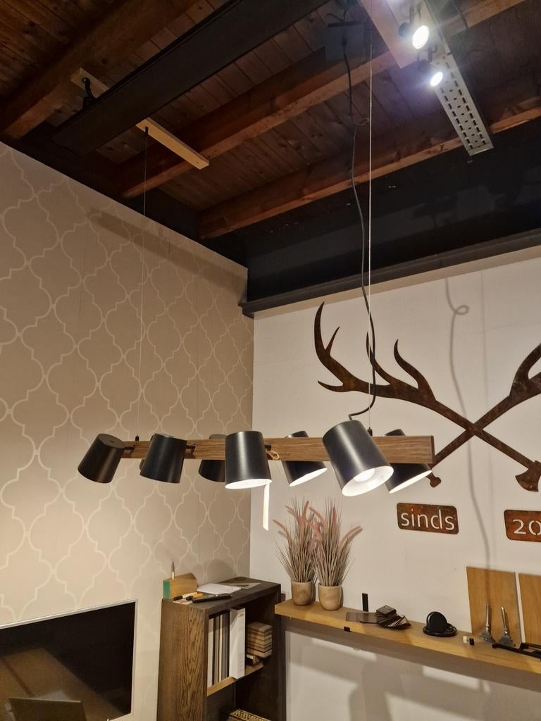 Hanglamp Lucide Octo met houten balk en zwarte kappen, Huis en Inrichting, Lampen | Hanglampen, Ophalen of Verzenden