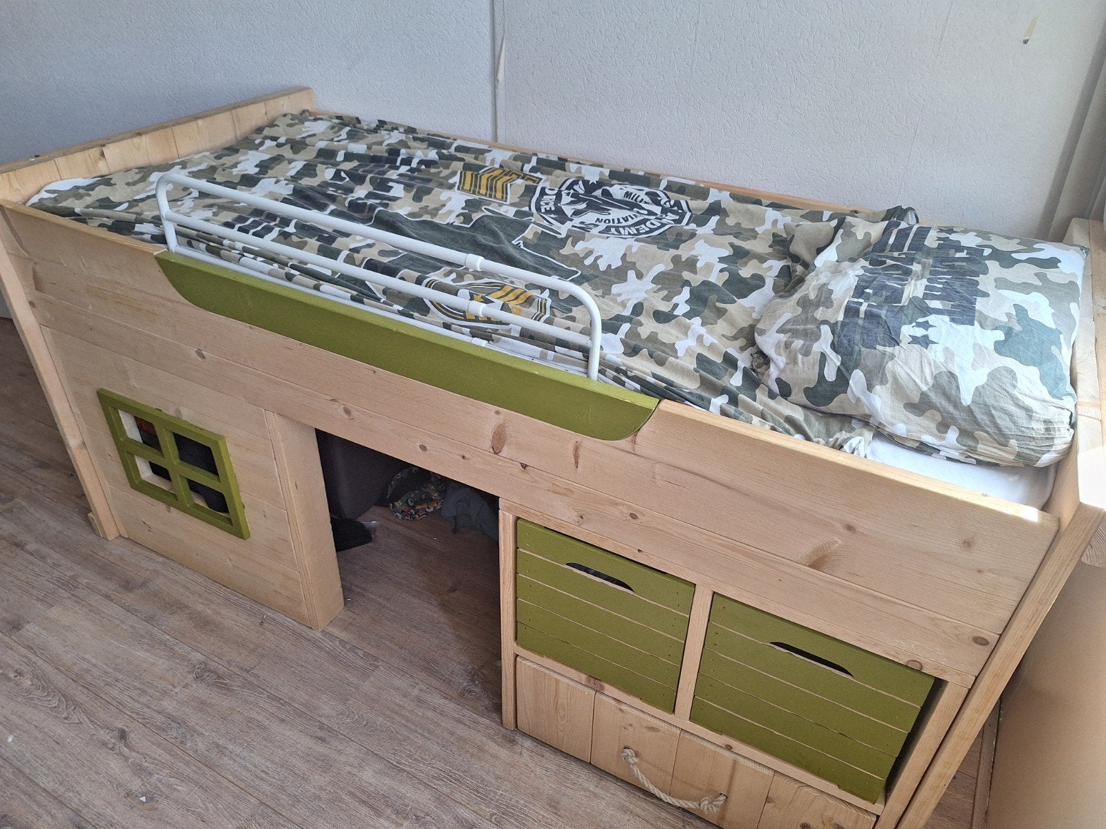 Houten hoogslaper met trap en opbergruimte, Ophalen, 85 tot 100 cm, Gebruikt, Lattenbodem